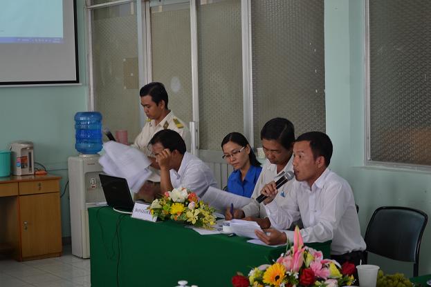 Ban gi&aacute;o khảo hội thi